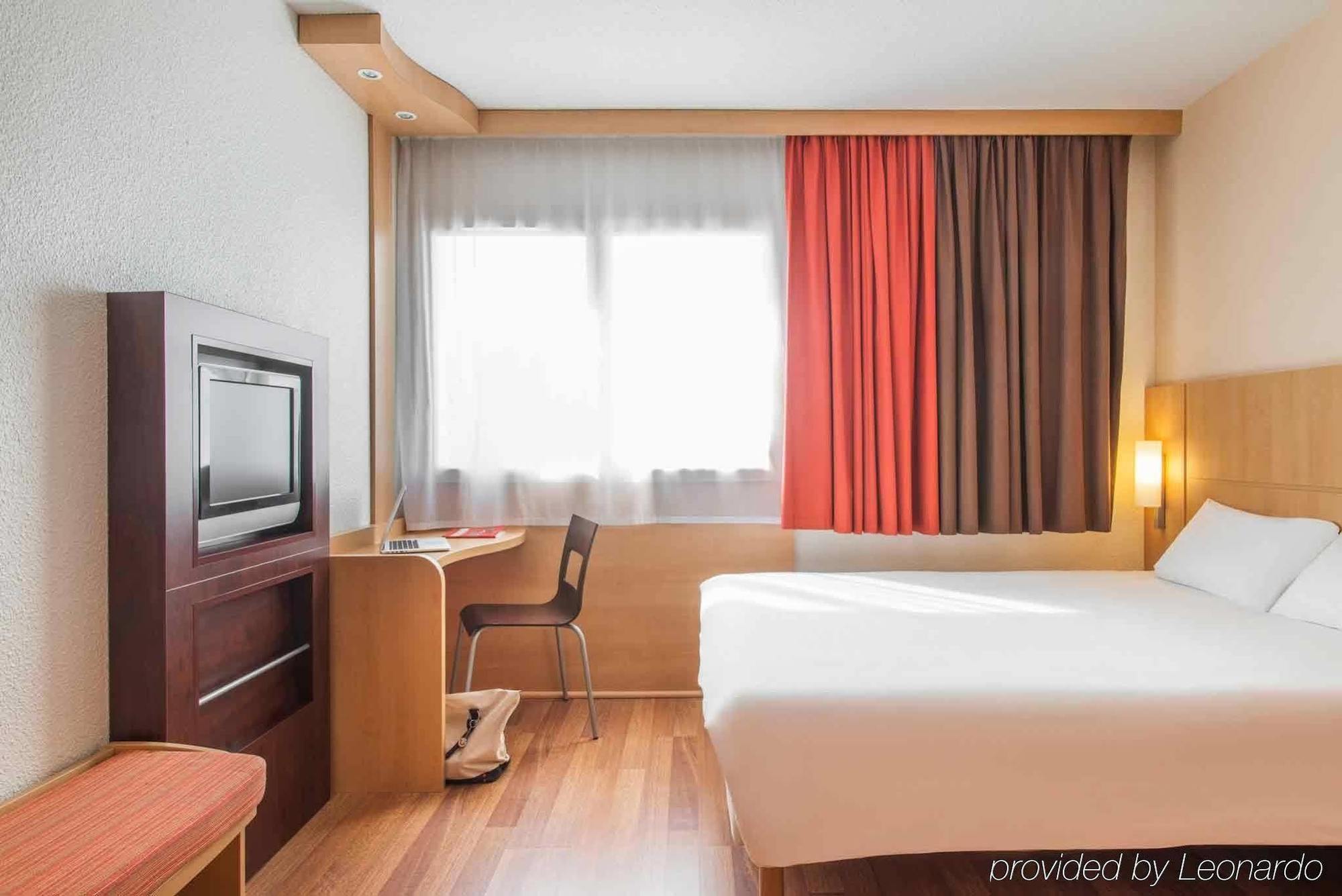 ไอบิส โชเลต์ Hotel ภายนอก รูปภาพ